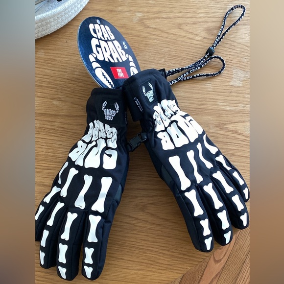 Crab Grab The Five Gloves - Picture 2 of 5